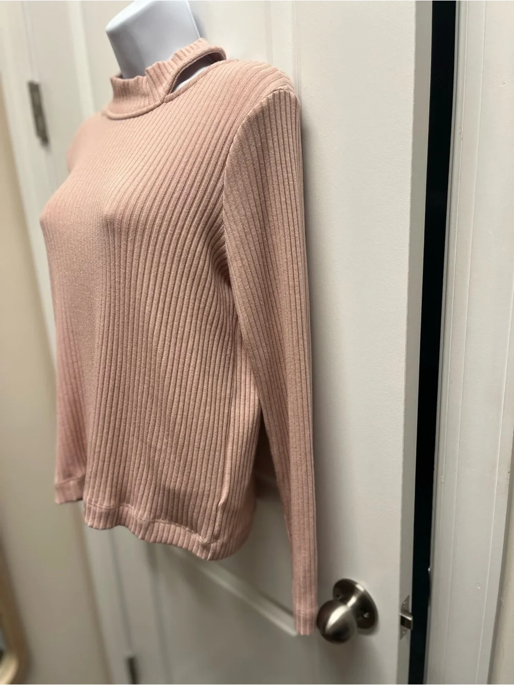 Splendid NWT Pink Ribbed Mock Neck Cutout Top L